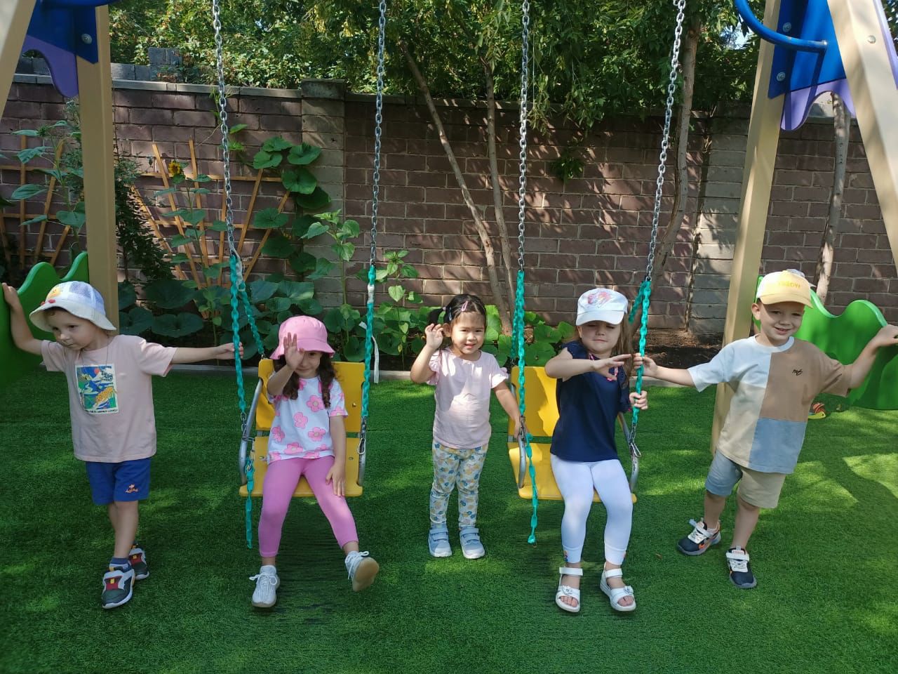 Моменты из жизни Mega Kids Chubary (13)